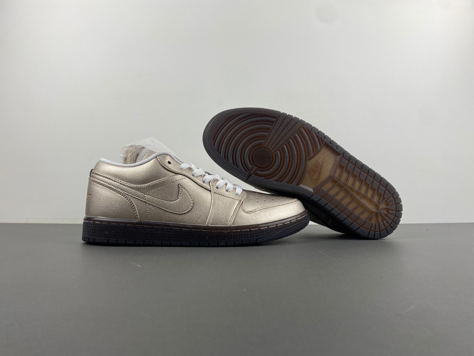 air jordan 1 low se “metallic zinc” hq3529-099