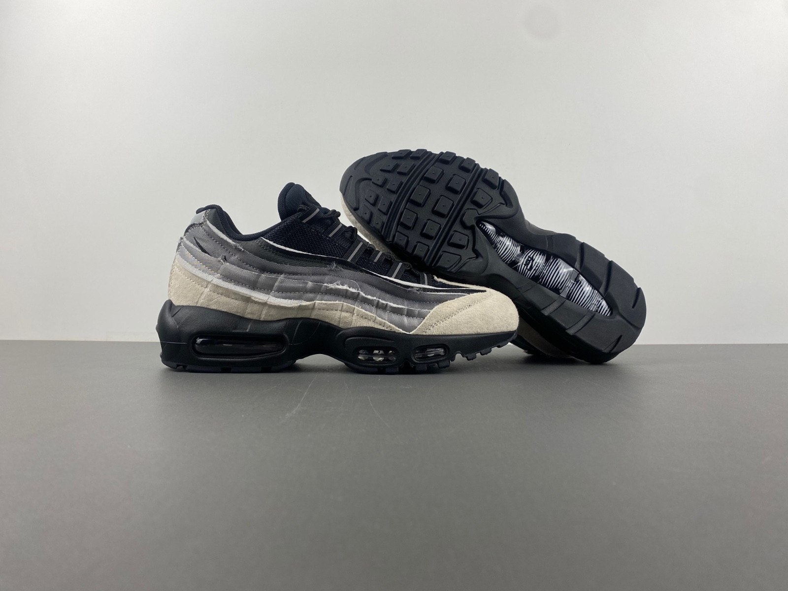 Comme des Garçons x Nike Air Max 95 Charcoal CU8406-101