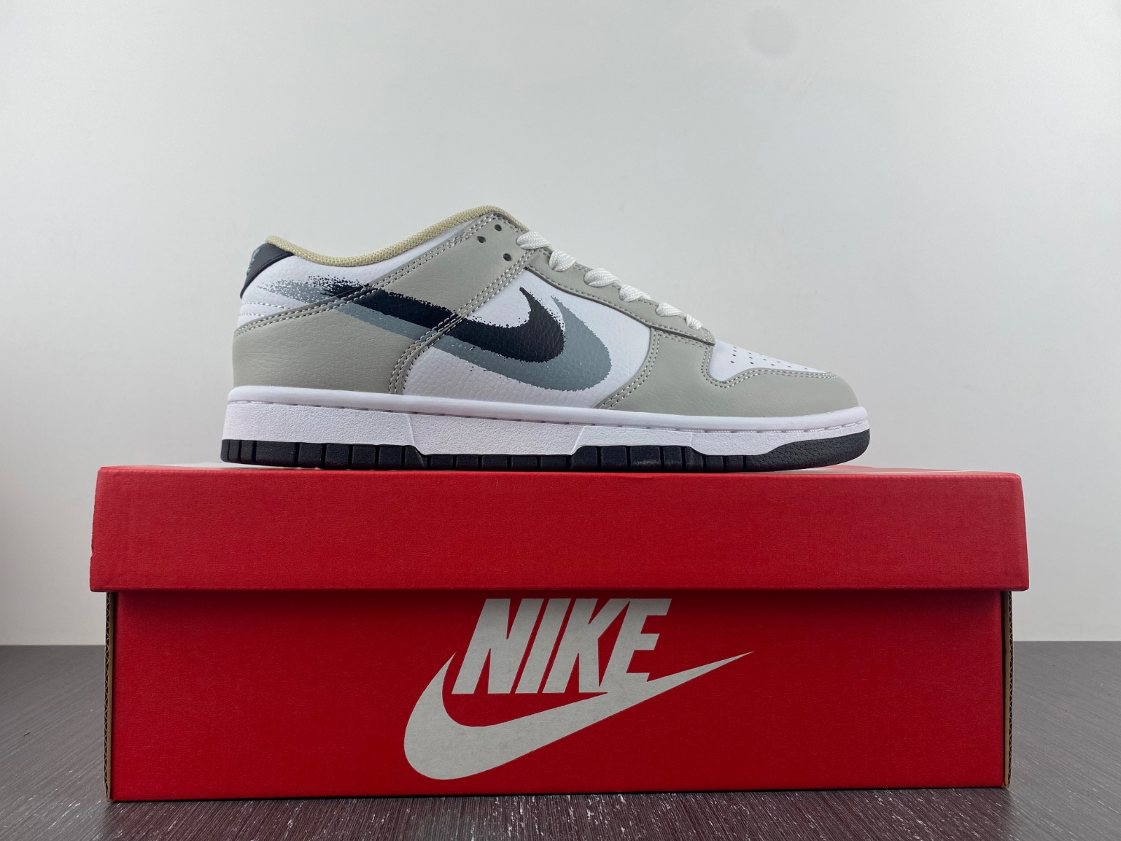 nike dunk low "stencil swh" fd0661-100
