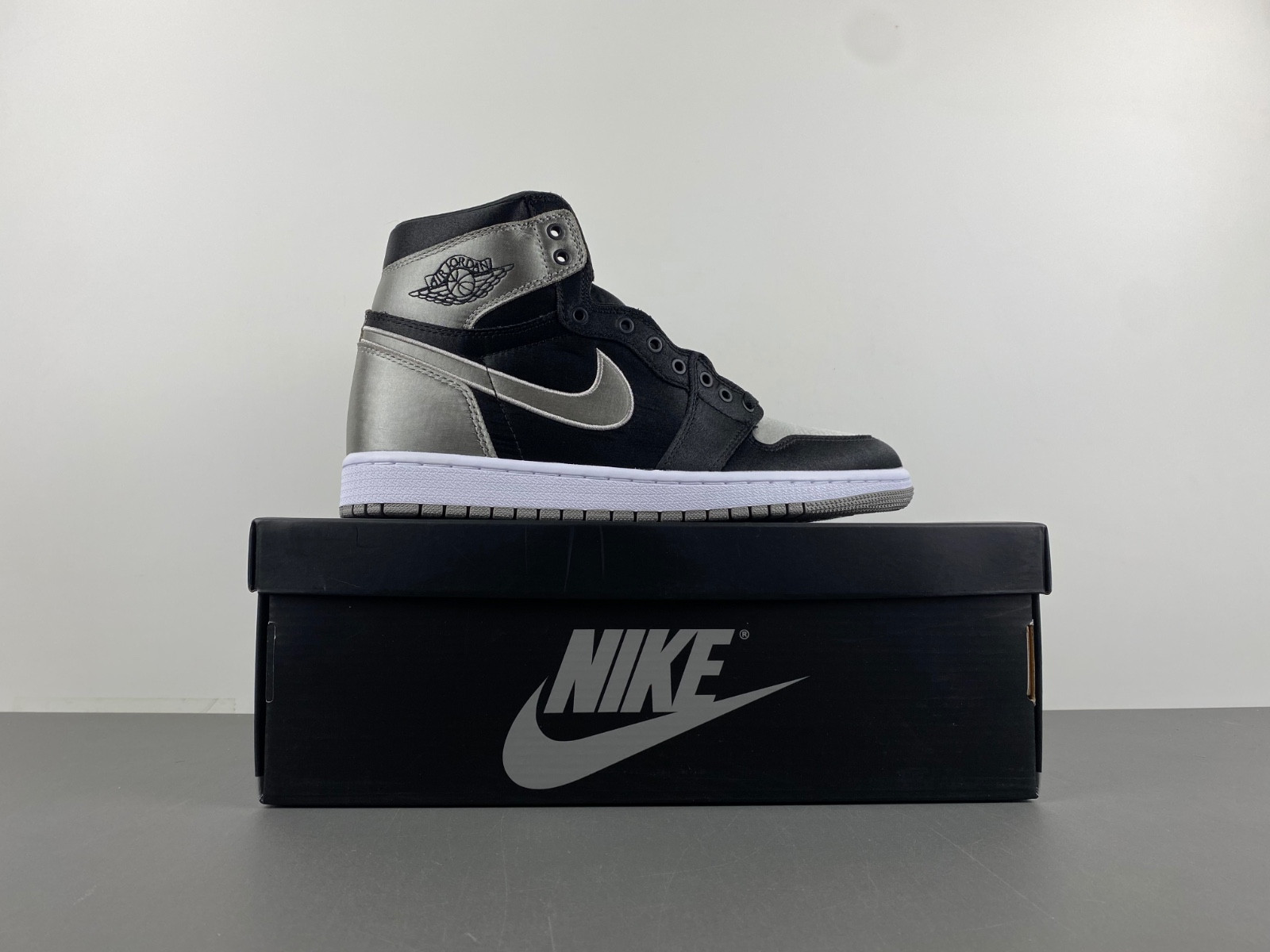 Air Jordan 1 High OG WMNS “Satin Shadow” FD4810-010