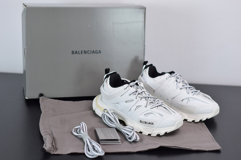 bc track sneaker