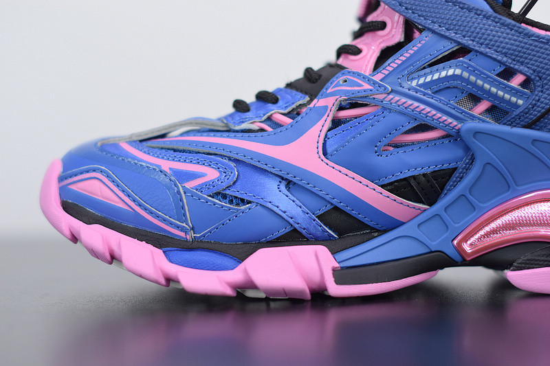 bc track sneaker