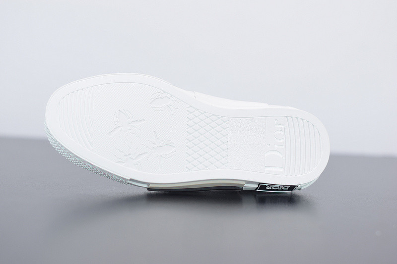 dio* x converse sneaker