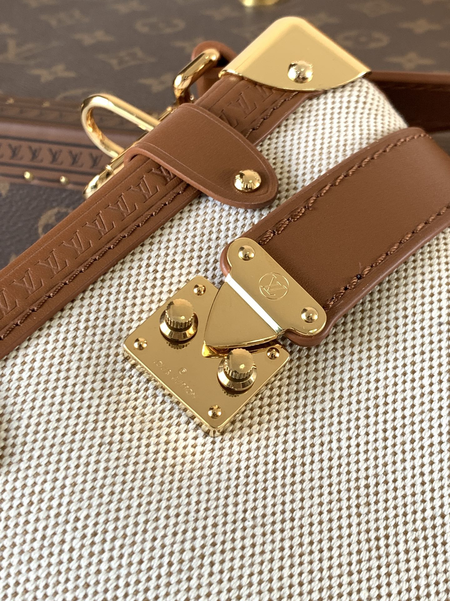 LVT PURSE