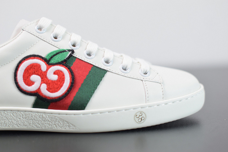 g*u*i ace embroidered low-top sneaker