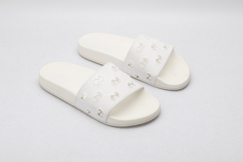 g*u*i sandals