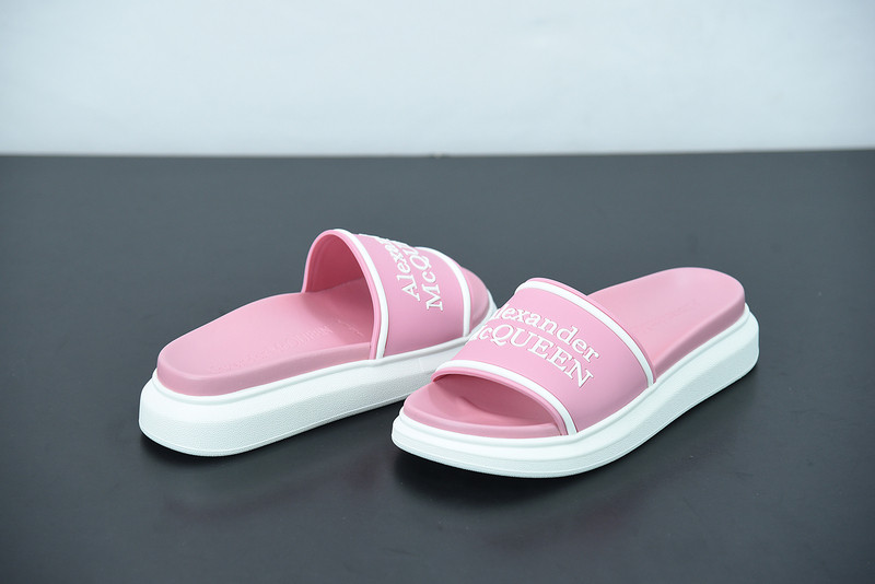 a1exa*der Mcqv*en slide