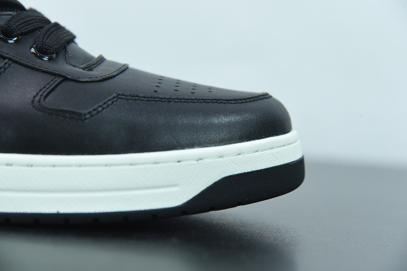 pr sneaker