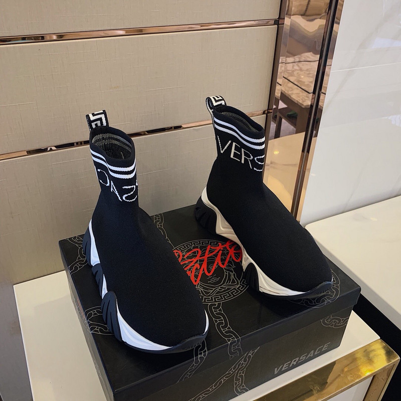 vs sneakers