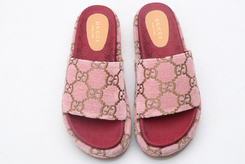 g*u*i sandals