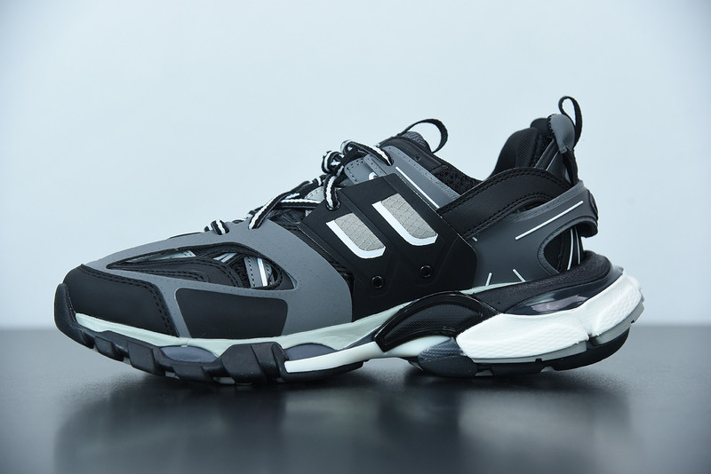bc track sneaker