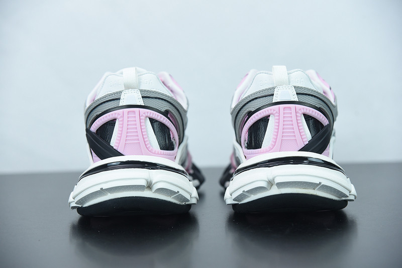 bc track sneaker