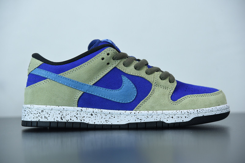 nike sb dunk low “celadon” bq6817-301