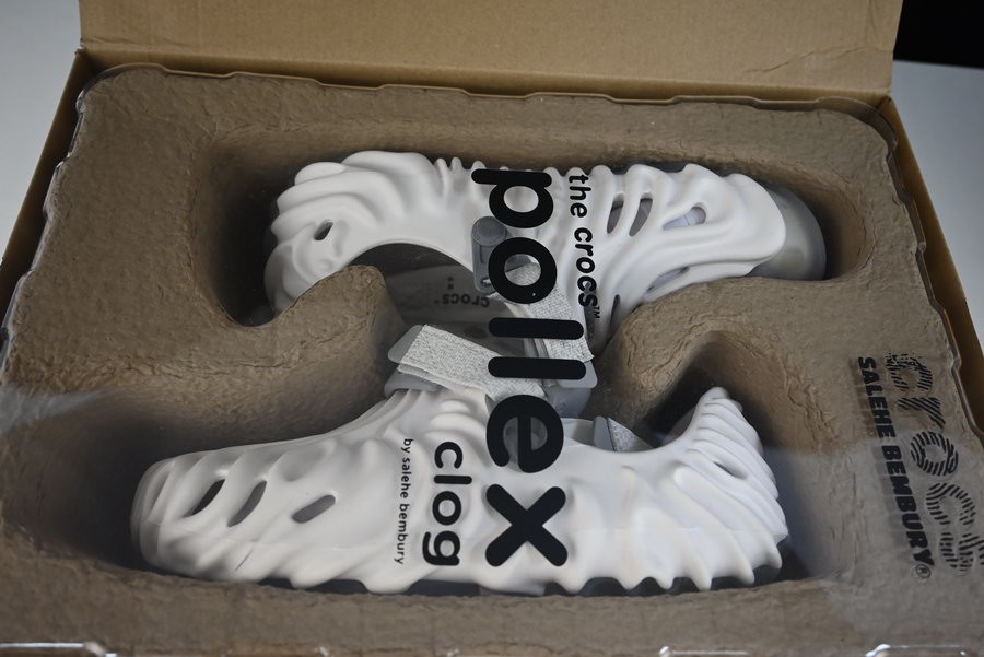 Cr*0*s pollex clog by salehe bembury spackle almost white