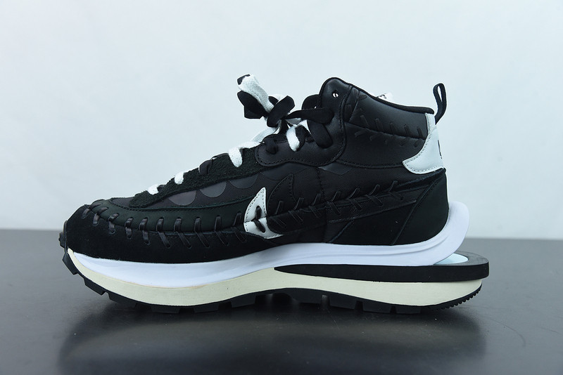 sacai x nike ldwaffle x jean paul gaultier black white dh9186-001