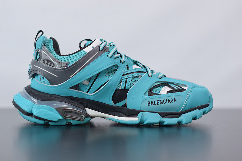 bc track sneaker