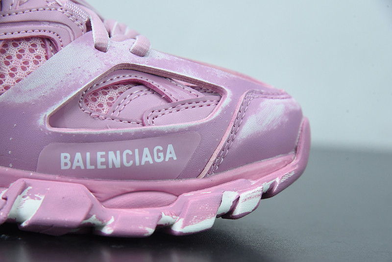 bc track sneaker