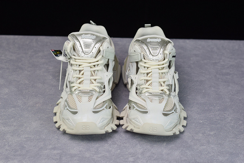 bc track sneaker