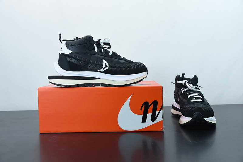 sacai x nike ldwaffle x jean paul gaultier black white dh9186-001