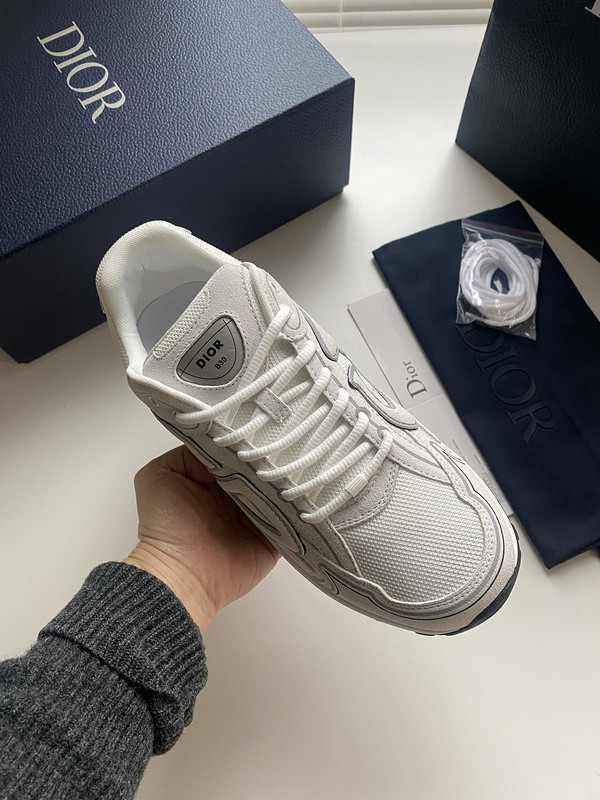 DIO* SNEAKER