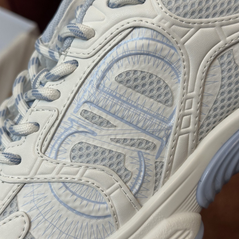 DIO* SNEAKER