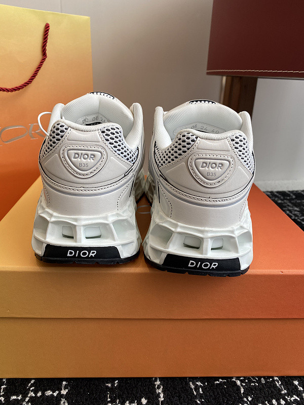 DIO* SNEAKER