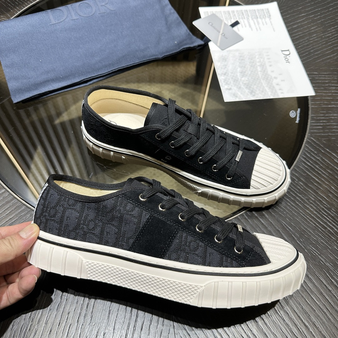 DIO* SNEAKER