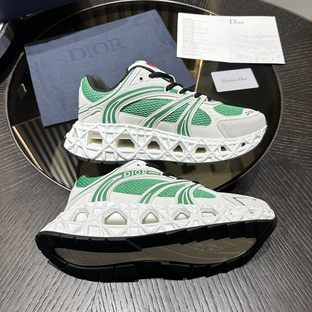 DIO* SNEAKER
