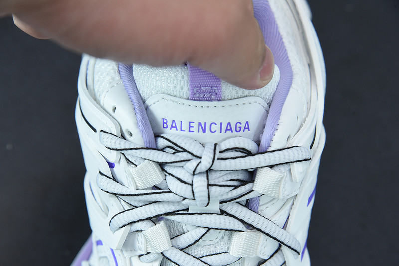 bc track sneaker