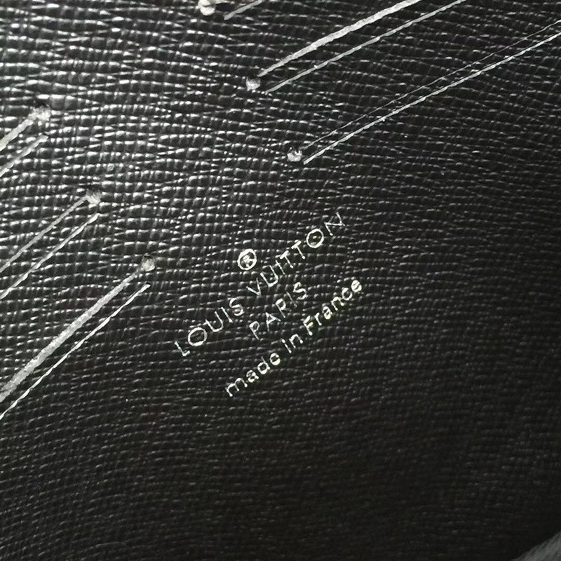 LVT PURSE