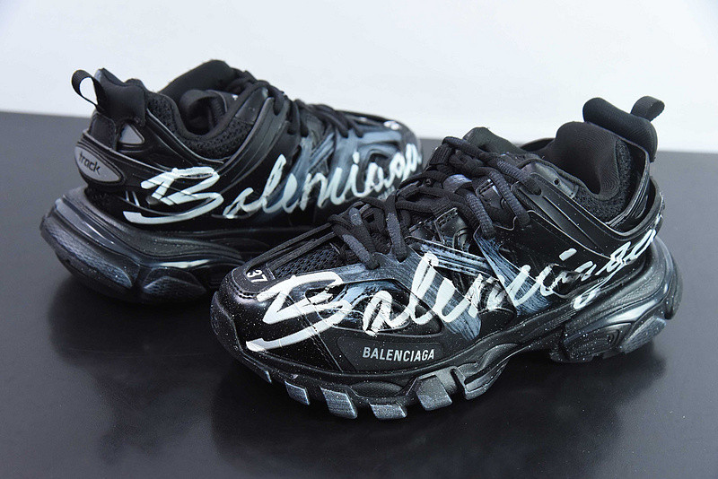 bc track sneaker