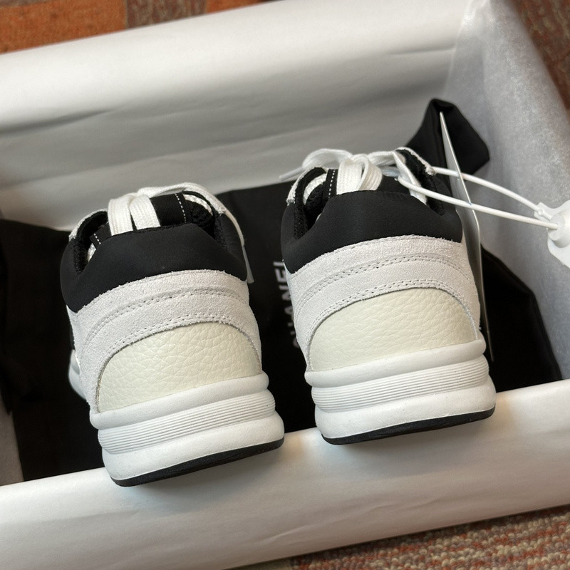 Ch**el sneaker