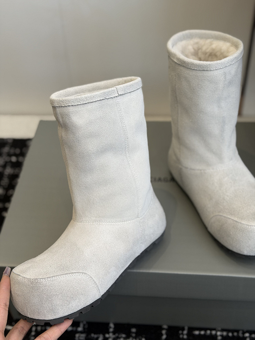 BC BOOTS
