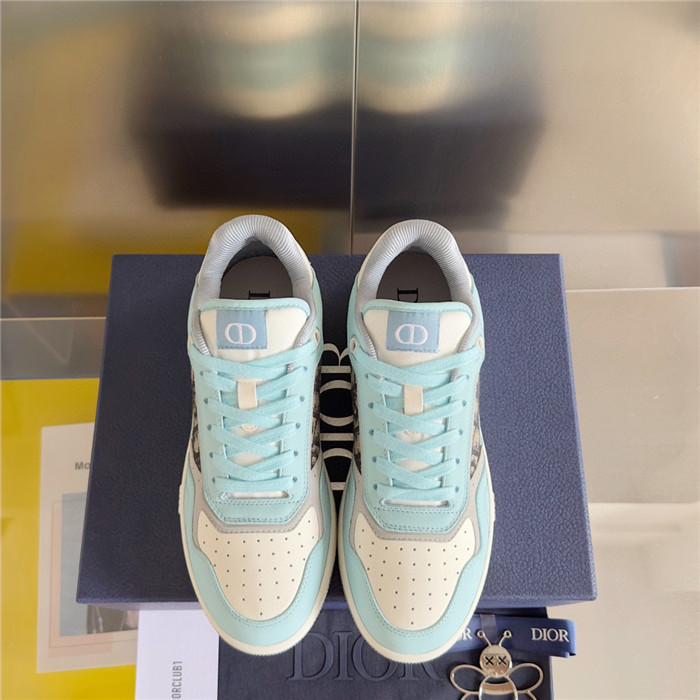 dio* sneaker