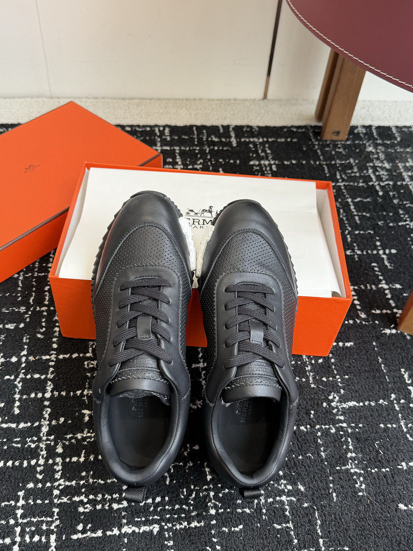 H**me5 Sneaker