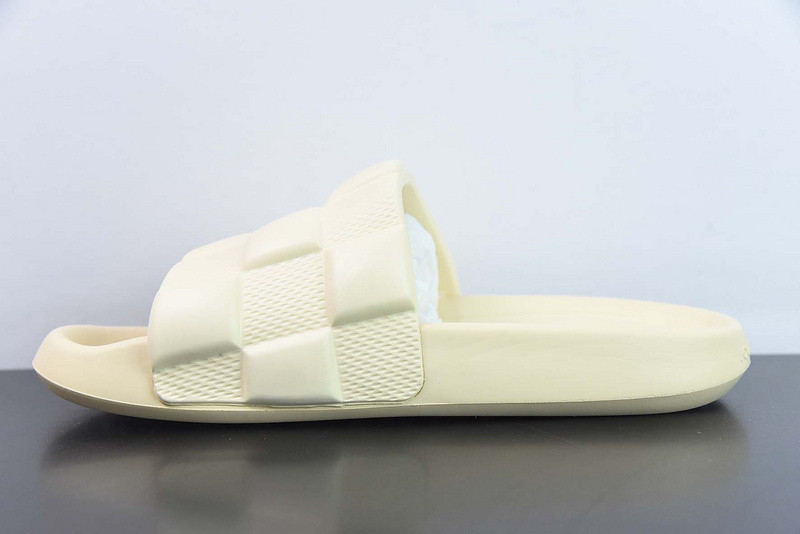 lvt sandals
