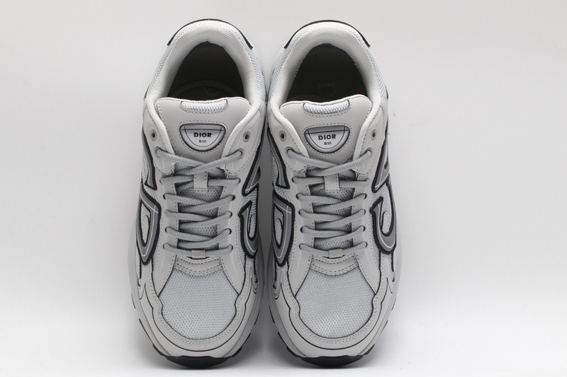 dio* sneaker