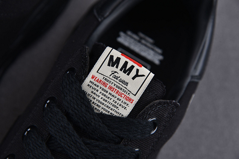 Ma*s*n mihara yasuhiro sneaker
