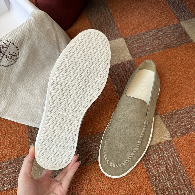H**me5 sneaker