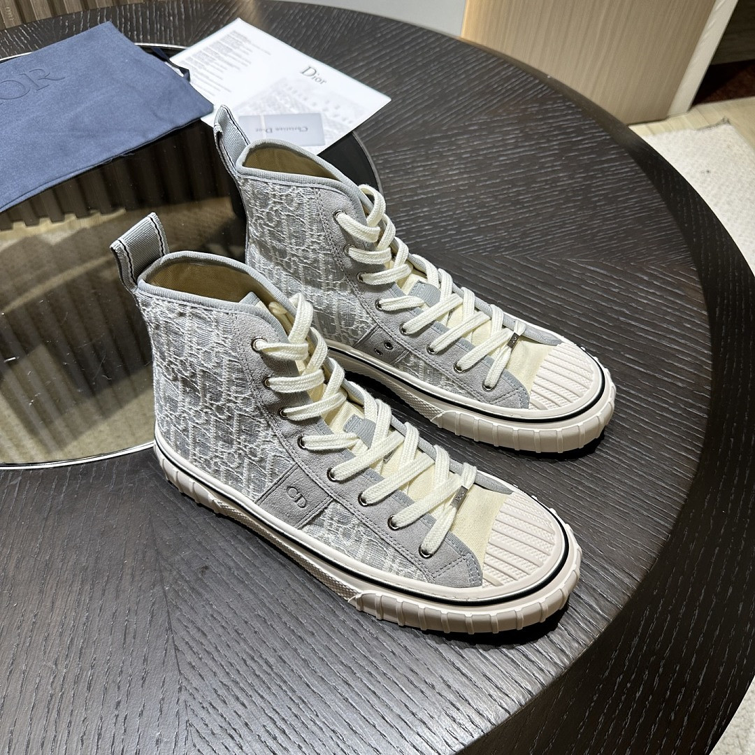 DIO* SNEAKER