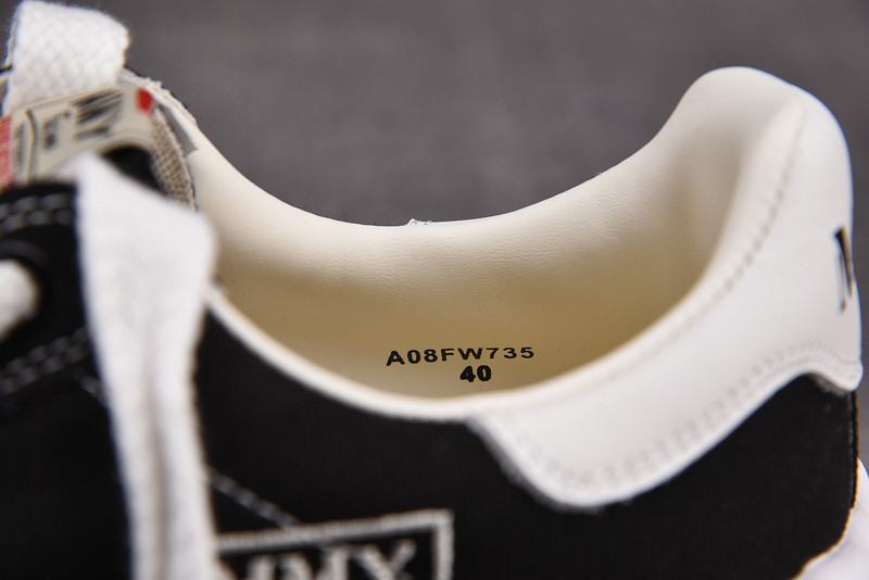 Ma*s*n mihara yasuhiro sneaker