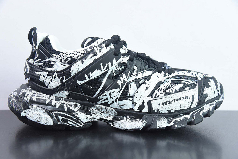 bc track sneaker