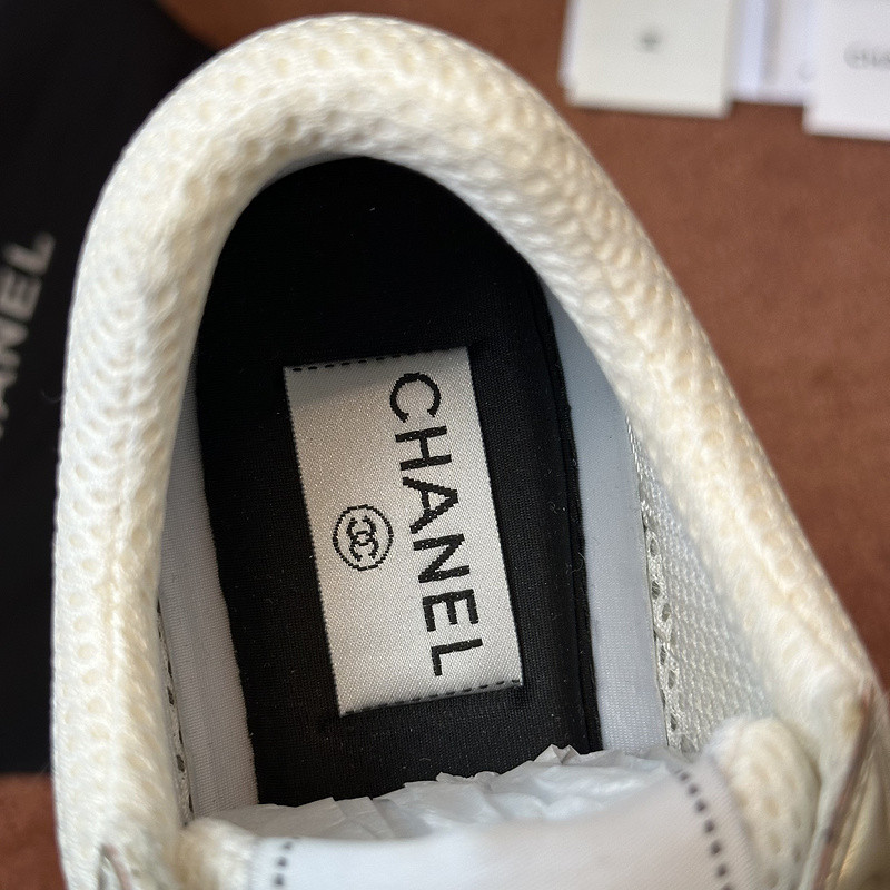Ch**el sneaker