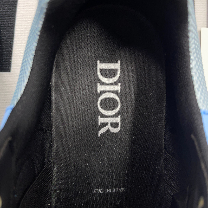 dio* sneaker