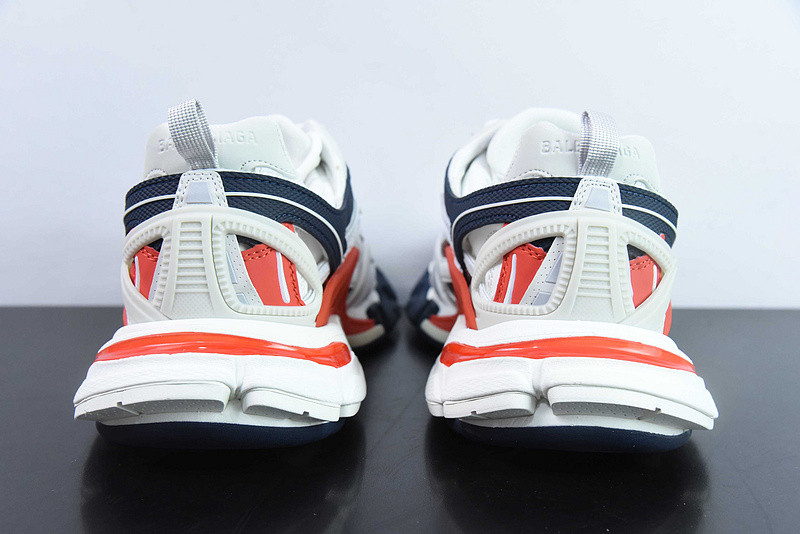 bc track sneaker