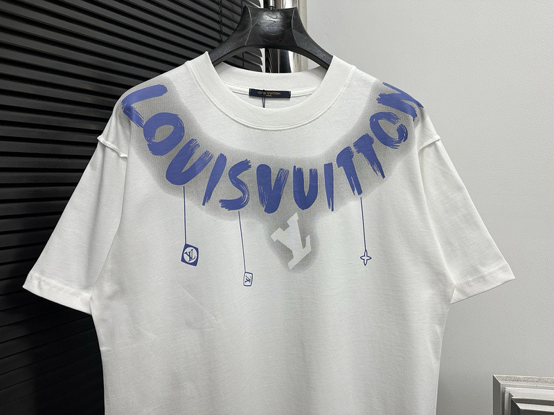 Ba1en*iaga clothes