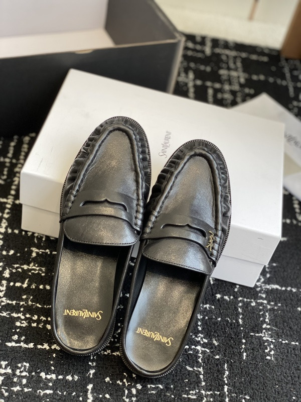 Sa1nt Lau*nt sneaker