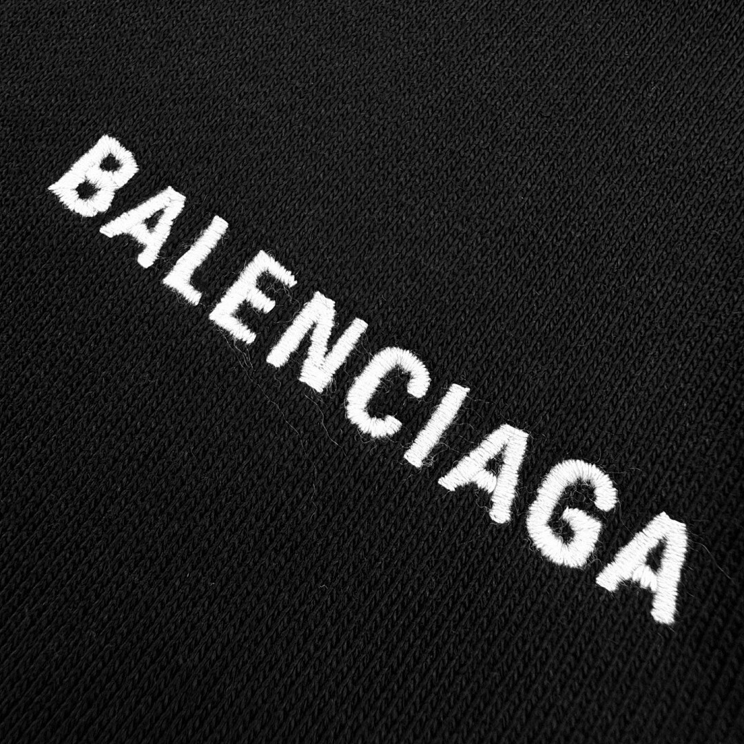 Ba1en*iaga Clothes