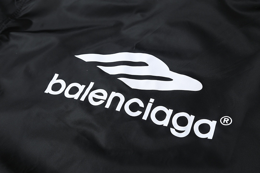 Ba1en*iaga Clothes