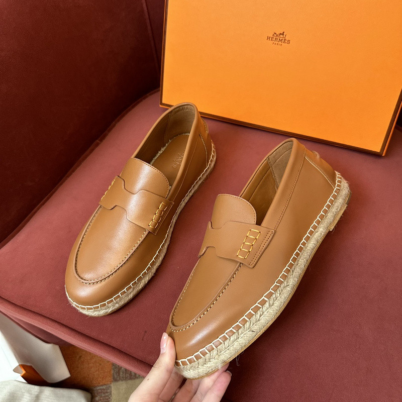 H**me5 sneaker